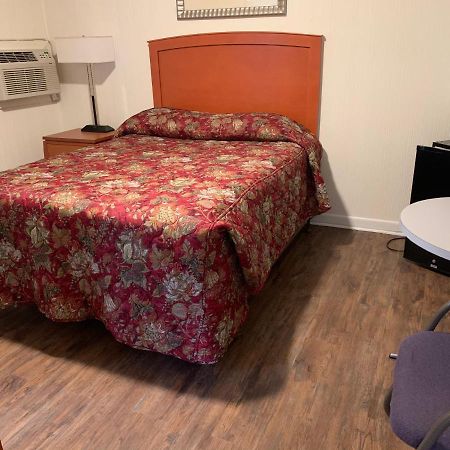 Norwich Baker'S Motel מראה חיצוני תמונה