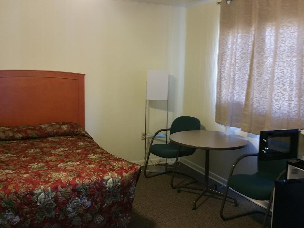 Norwich Baker'S Motel מראה חיצוני תמונה