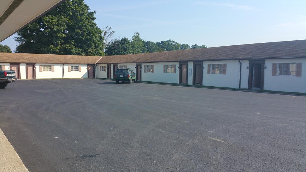 Norwich Baker'S Motel מראה חיצוני תמונה
