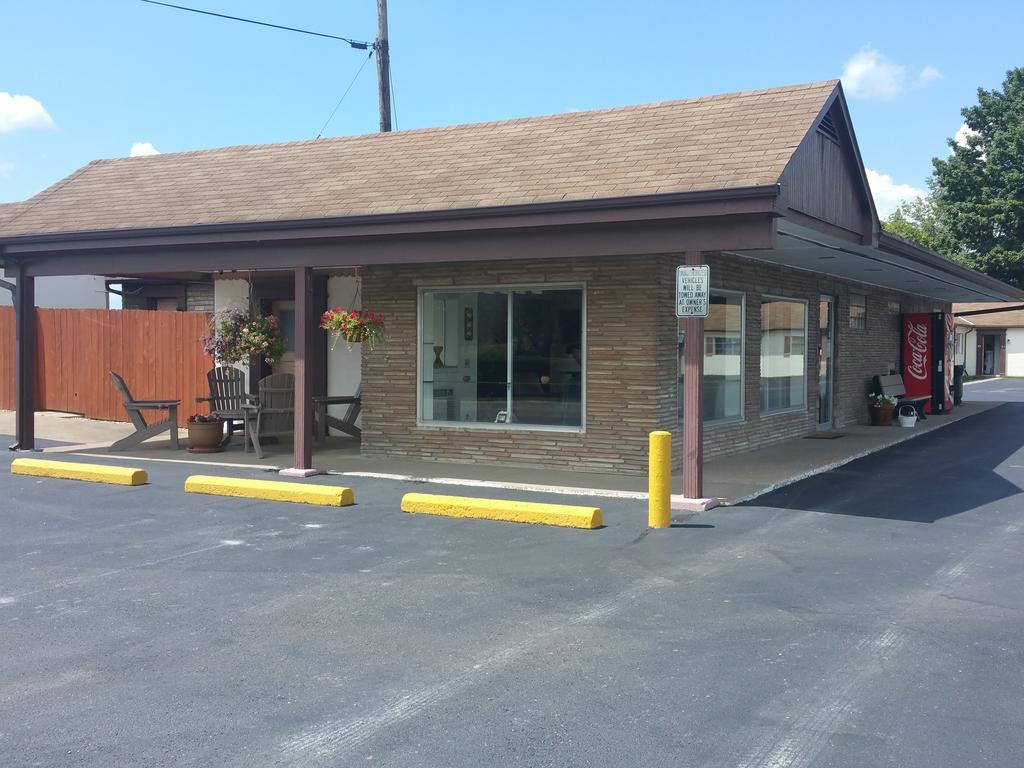 Norwich Baker'S Motel מראה חיצוני תמונה