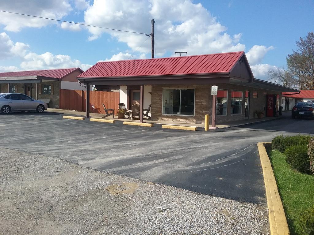 Norwich Baker'S Motel מראה חיצוני תמונה