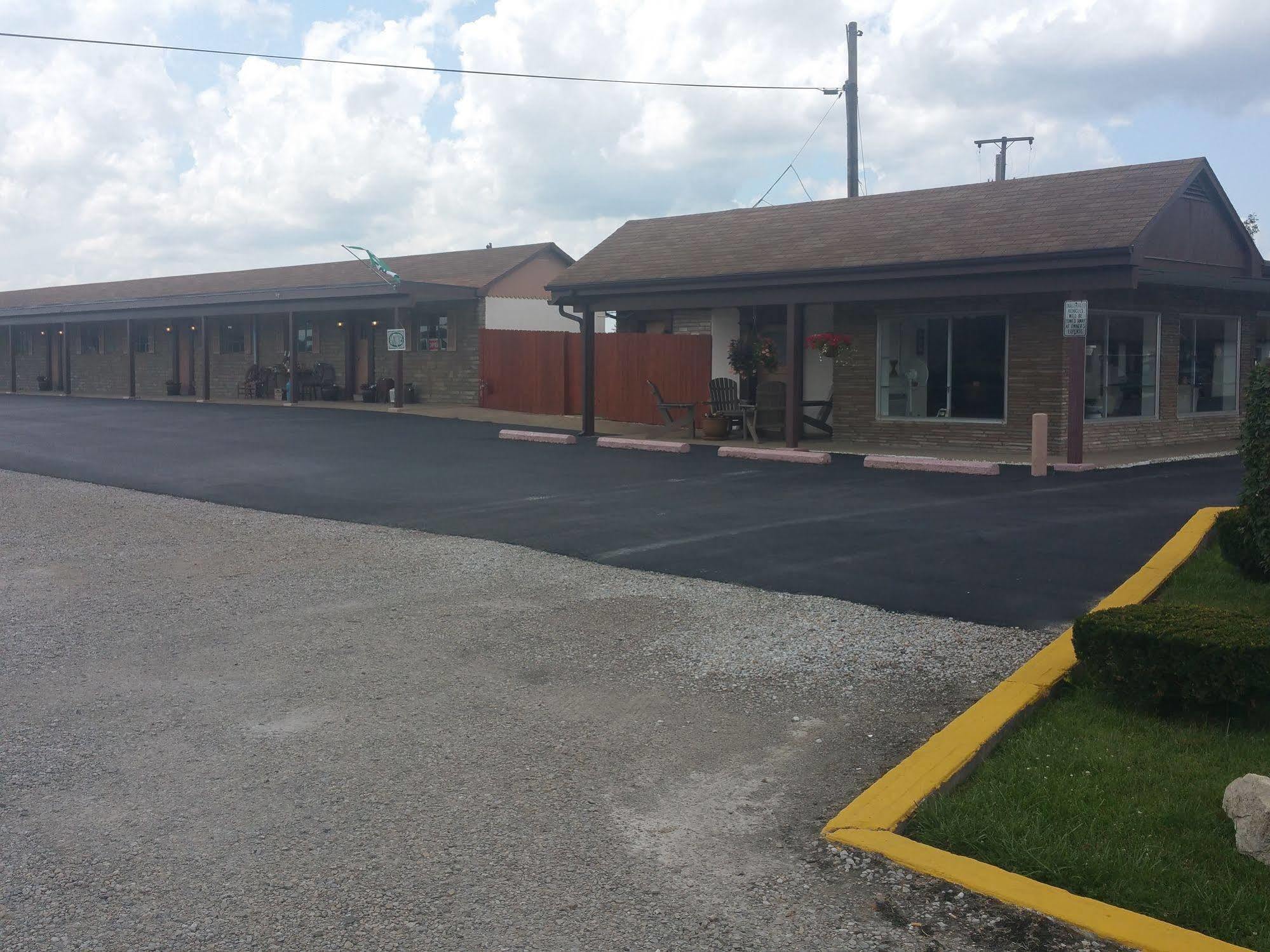 Norwich Baker'S Motel מראה חיצוני תמונה
