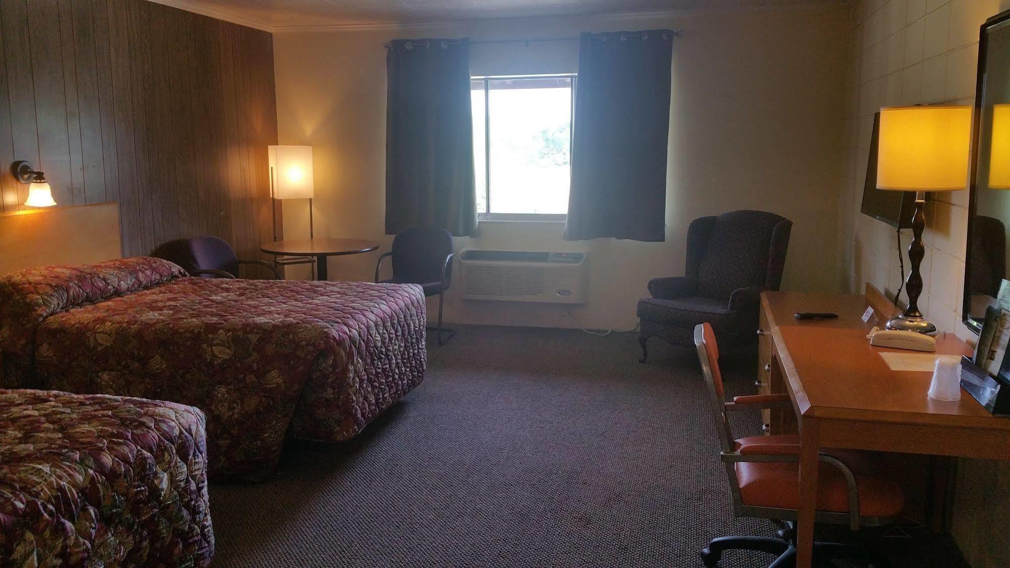 Norwich Baker'S Motel מראה חיצוני תמונה