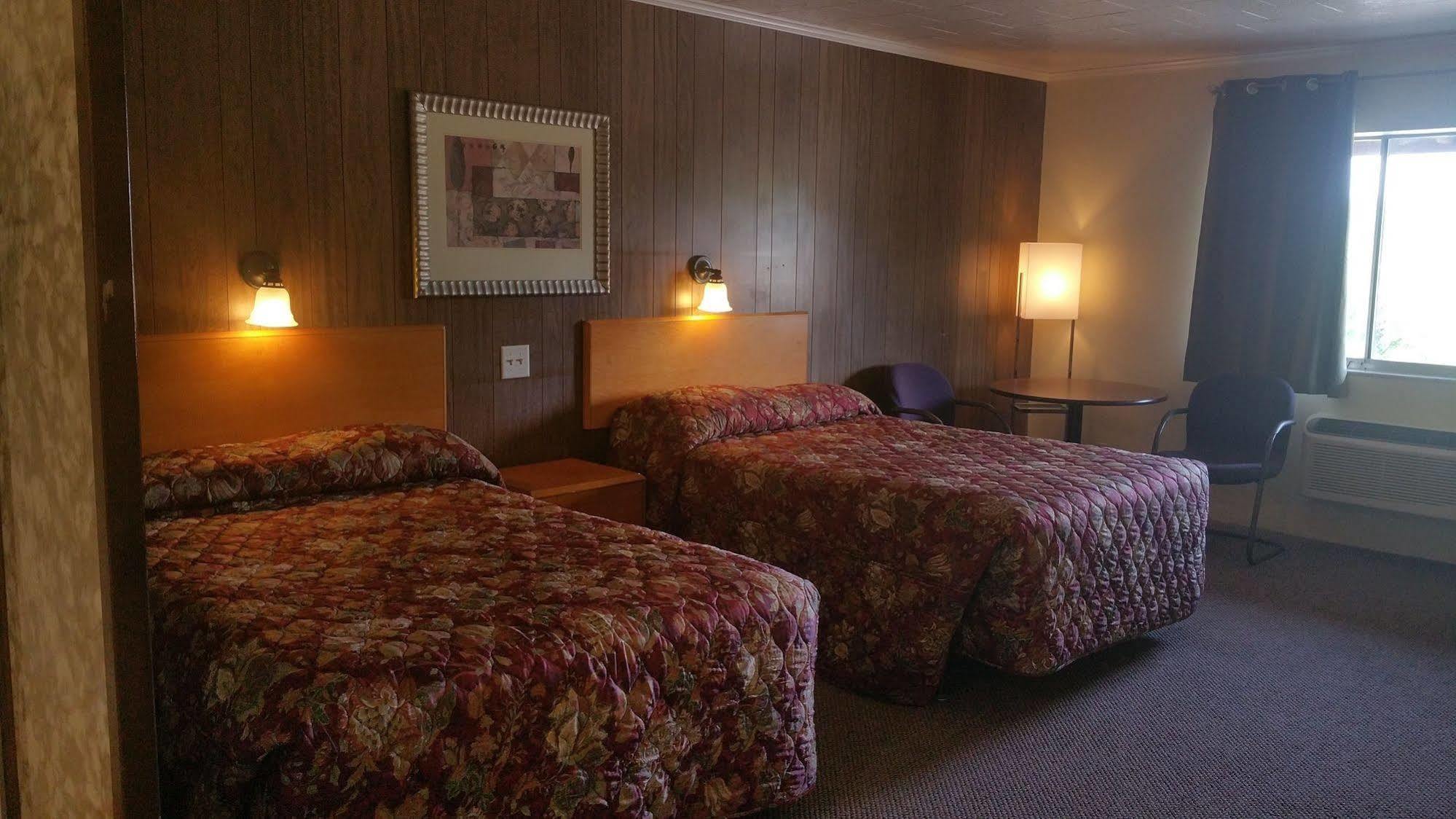 Norwich Baker'S Motel מראה חיצוני תמונה